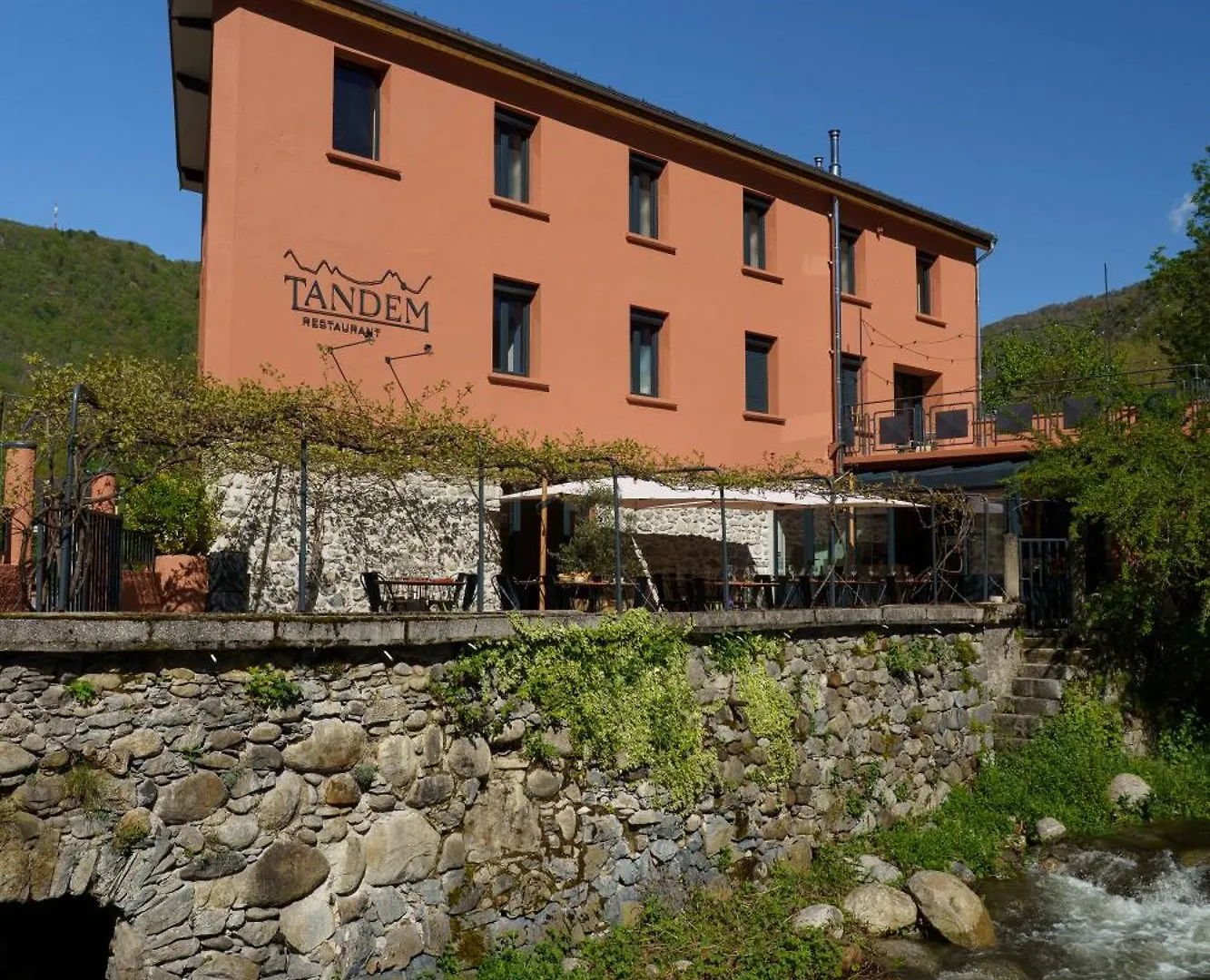 Val-de-Sos Tandem Bed & Breakfast